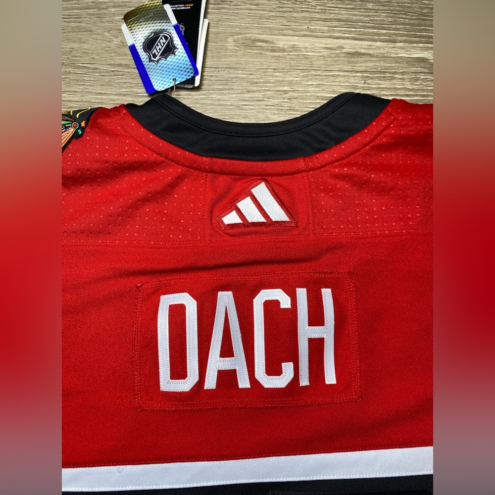 Authentic Adidas Chicago‎ Blackhawks Kirby Dach #77 NHL Jersey Men's Size XL 54 - Picture 13 of 15